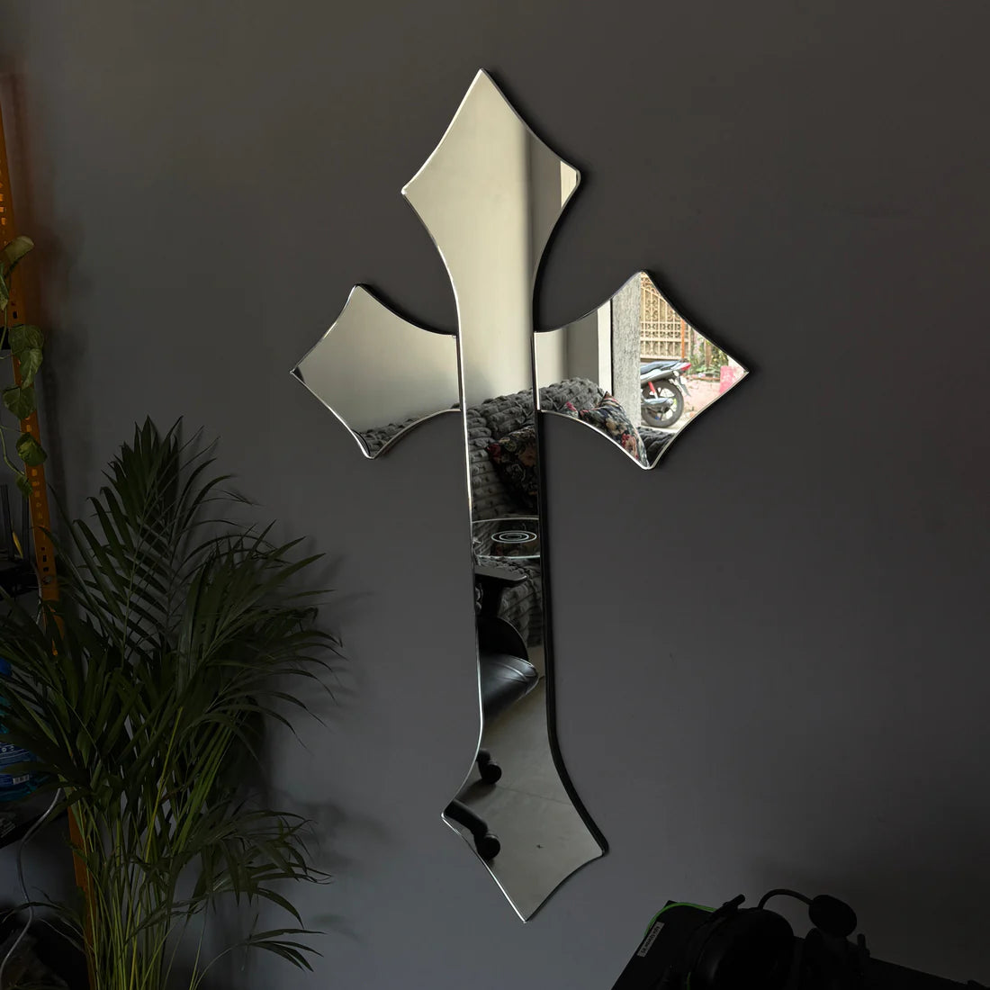 CHROME CROSS MIRROR