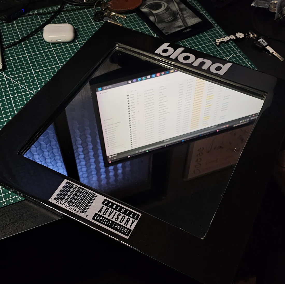 BLOND MIRROR